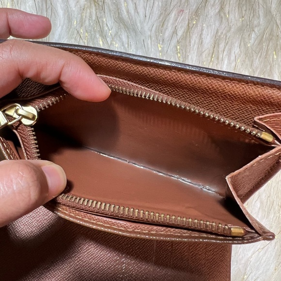 Portefeiulle Alexandra Trifold Wallet monogram - Picture 3 of 15